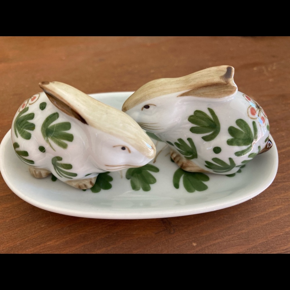 Vintage bunny salt and pepper shakers